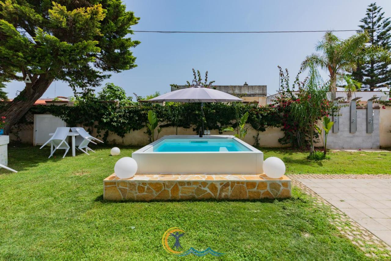 Villa Leonardo San Foca - Room, Pool & Restaurant 外观 照片