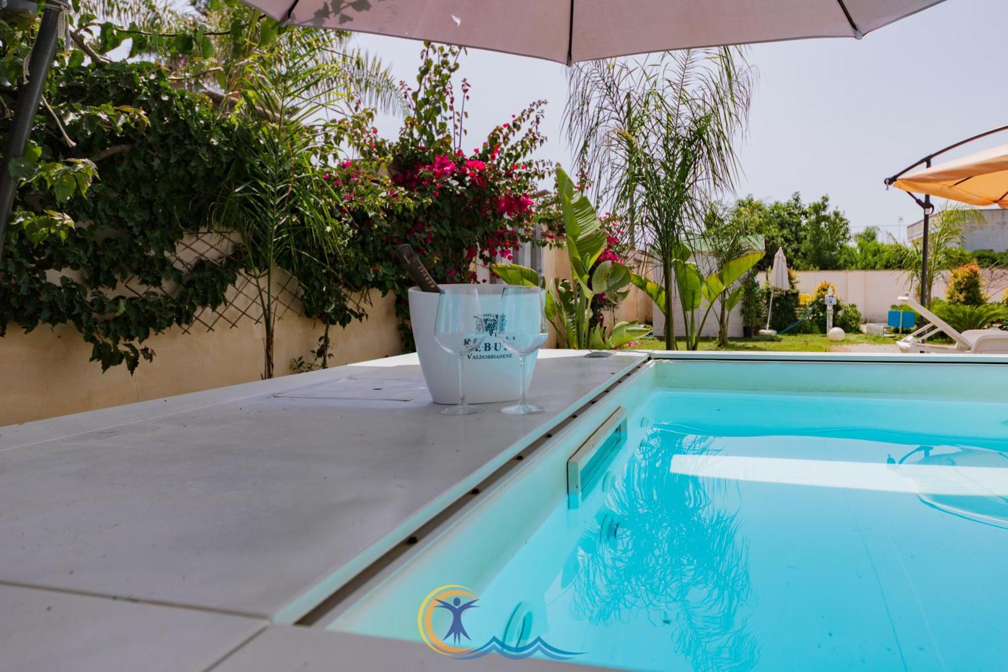 Villa Leonardo San Foca - Room, Pool & Restaurant 外观 照片