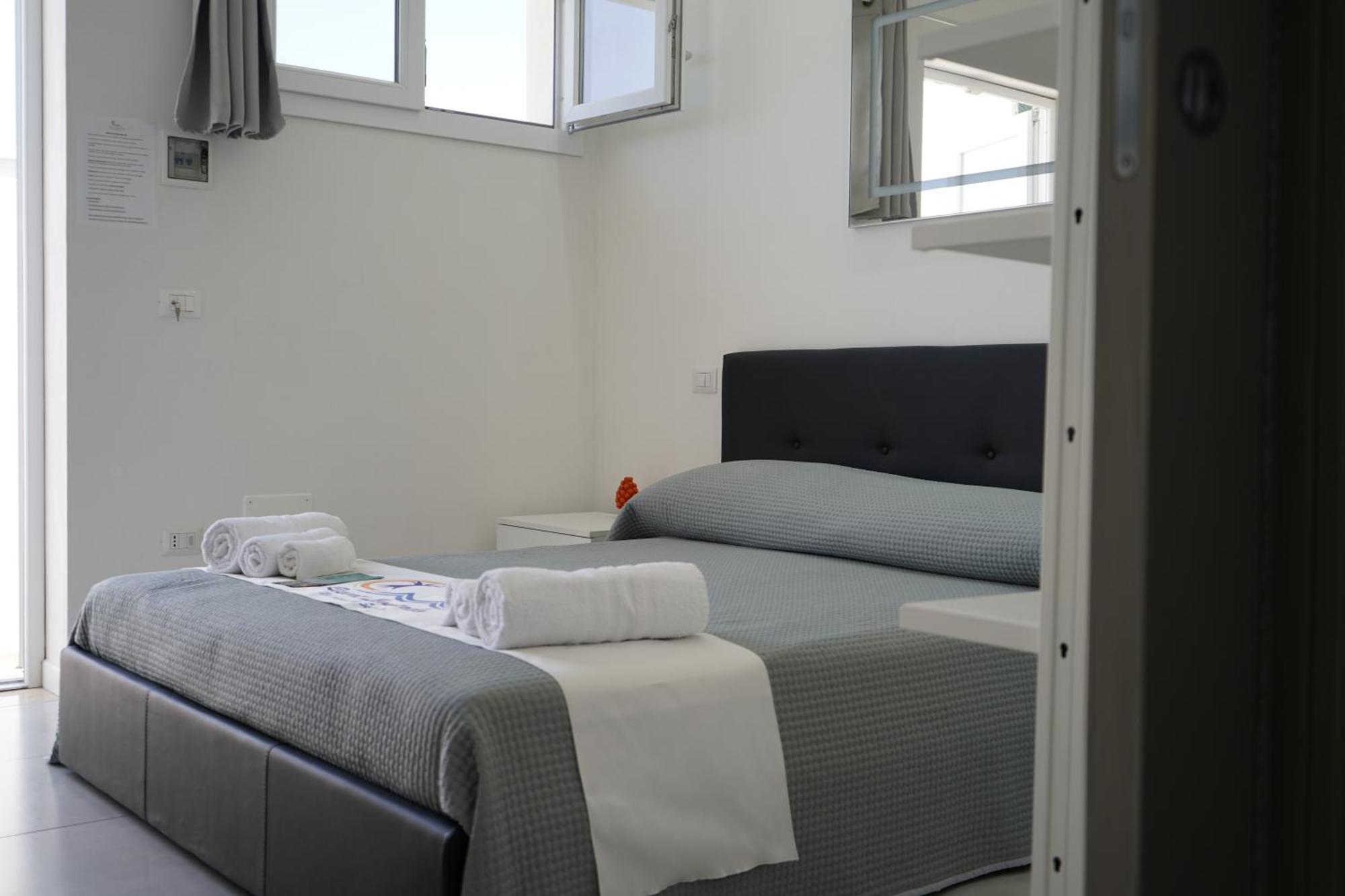 Villa Leonardo San Foca - Room, Pool & Restaurant 外观 照片