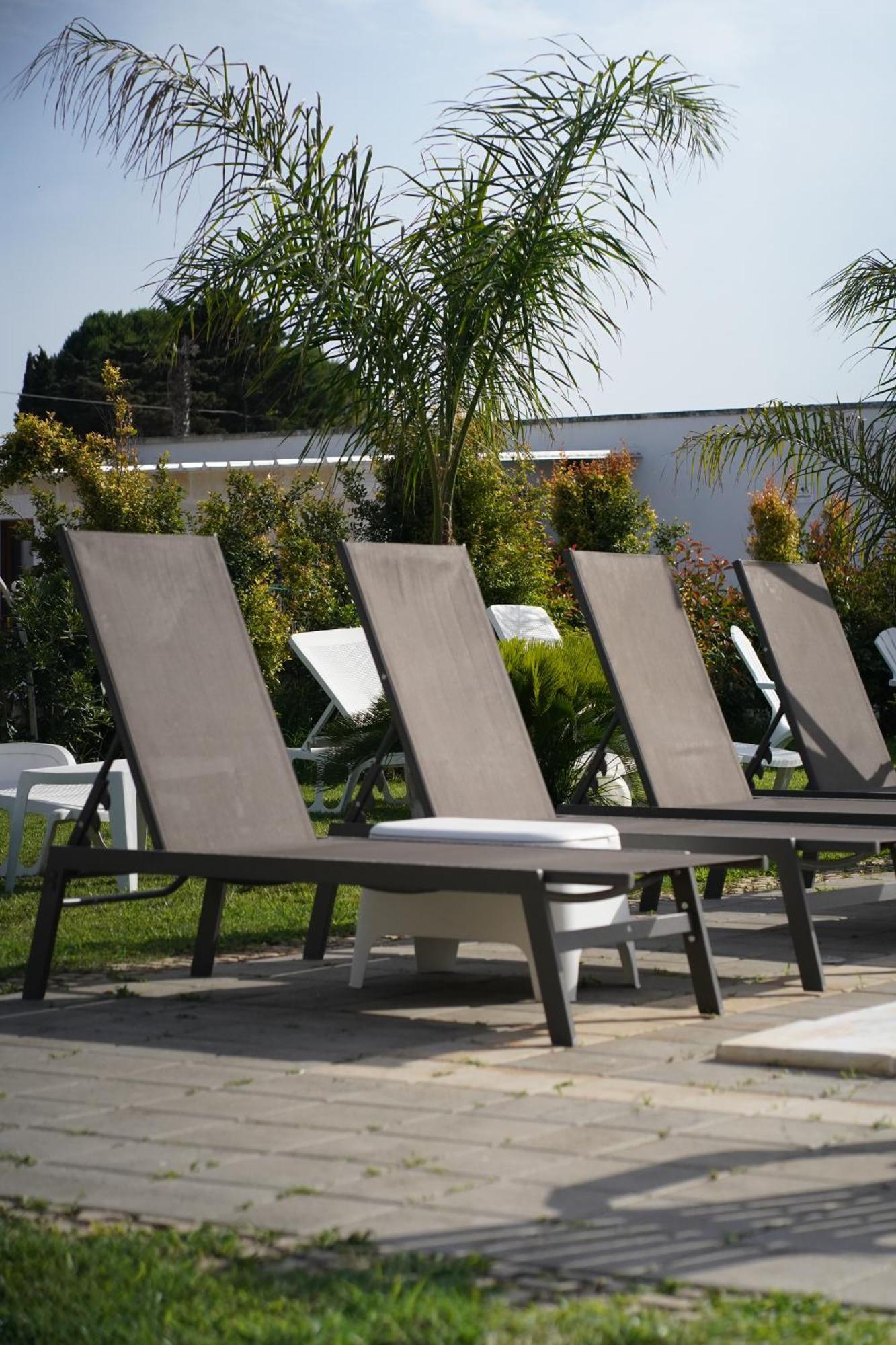 Villa Leonardo San Foca - Room, Pool & Restaurant 外观 照片